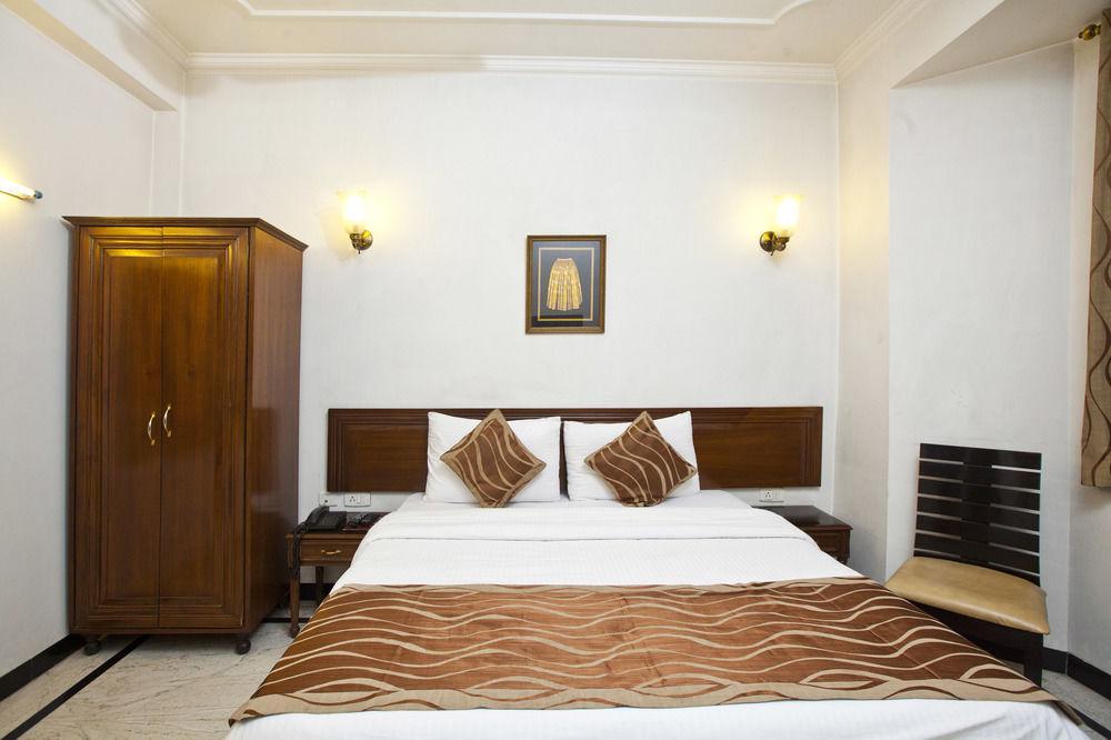 Fabhotel Lord Inn นิวเดลี ภายนอก รูปภาพ